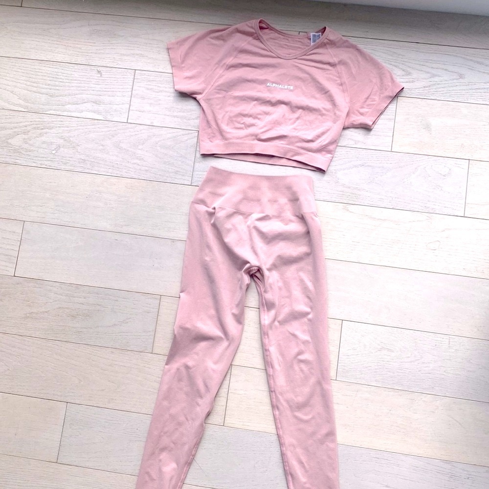 Alphalete Amplify Pink Seamless Set